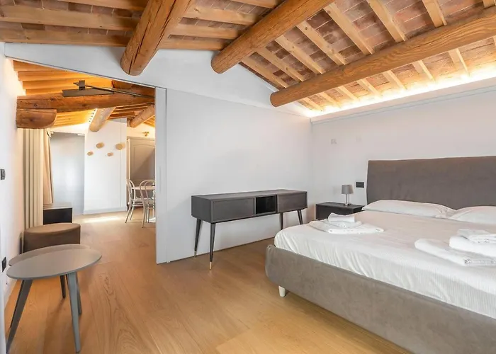 Апартаменты Apartmentsarena - Corte Degli Eremitani *