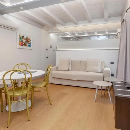 Apartmentsarena - Corte Degli Eremitani Apartment *